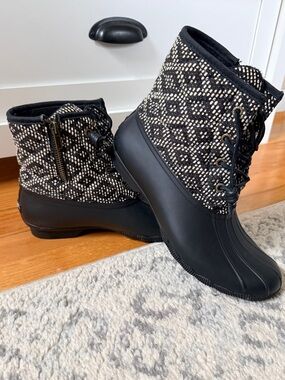 Sperry Black and Ivory rain boots